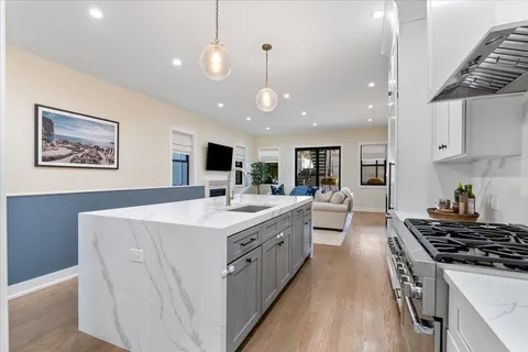 $1,350,000 | 2625 North Wilton Avenue, Unit 1, Chicago, IL 60614