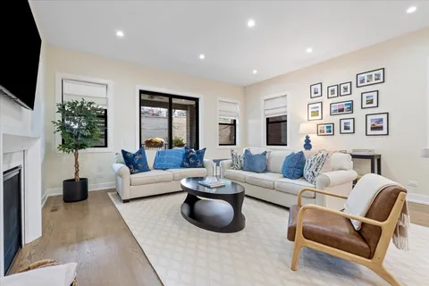 $1,350,000 | 2625 North Wilton Avenue, Unit 1, Chicago, IL 60614