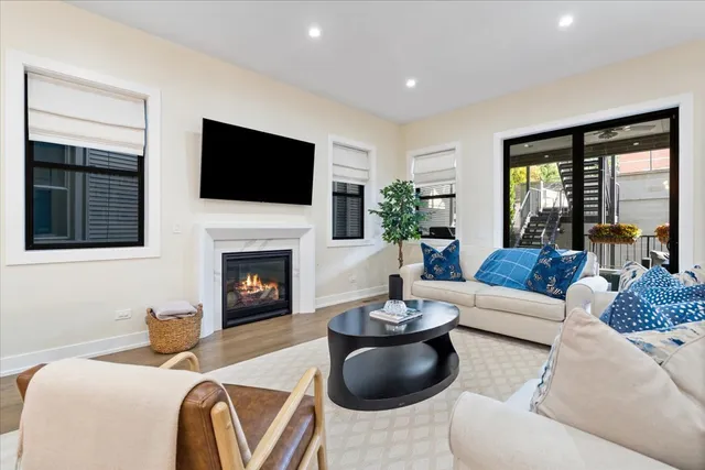 $1,350,000 | 2625 North Wilton Avenue, Unit 1, Chicago, IL 60614