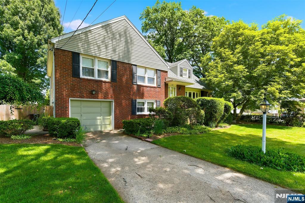 169 Hamilton Road Teaneck, NJ 07666 - Photo 2 of 27