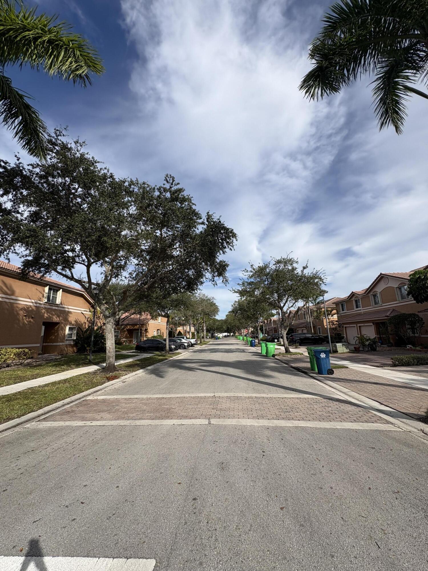 2000 Northwest 99th Way Sunrise, FL 33322 - Photo 2 of 17 IMG_6194