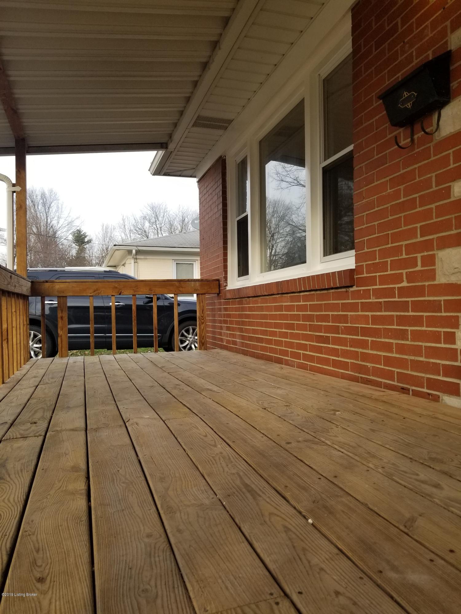 8525 Robbins Road Louisville, KY 40258 - Photo 6 of 48 20190103_160230