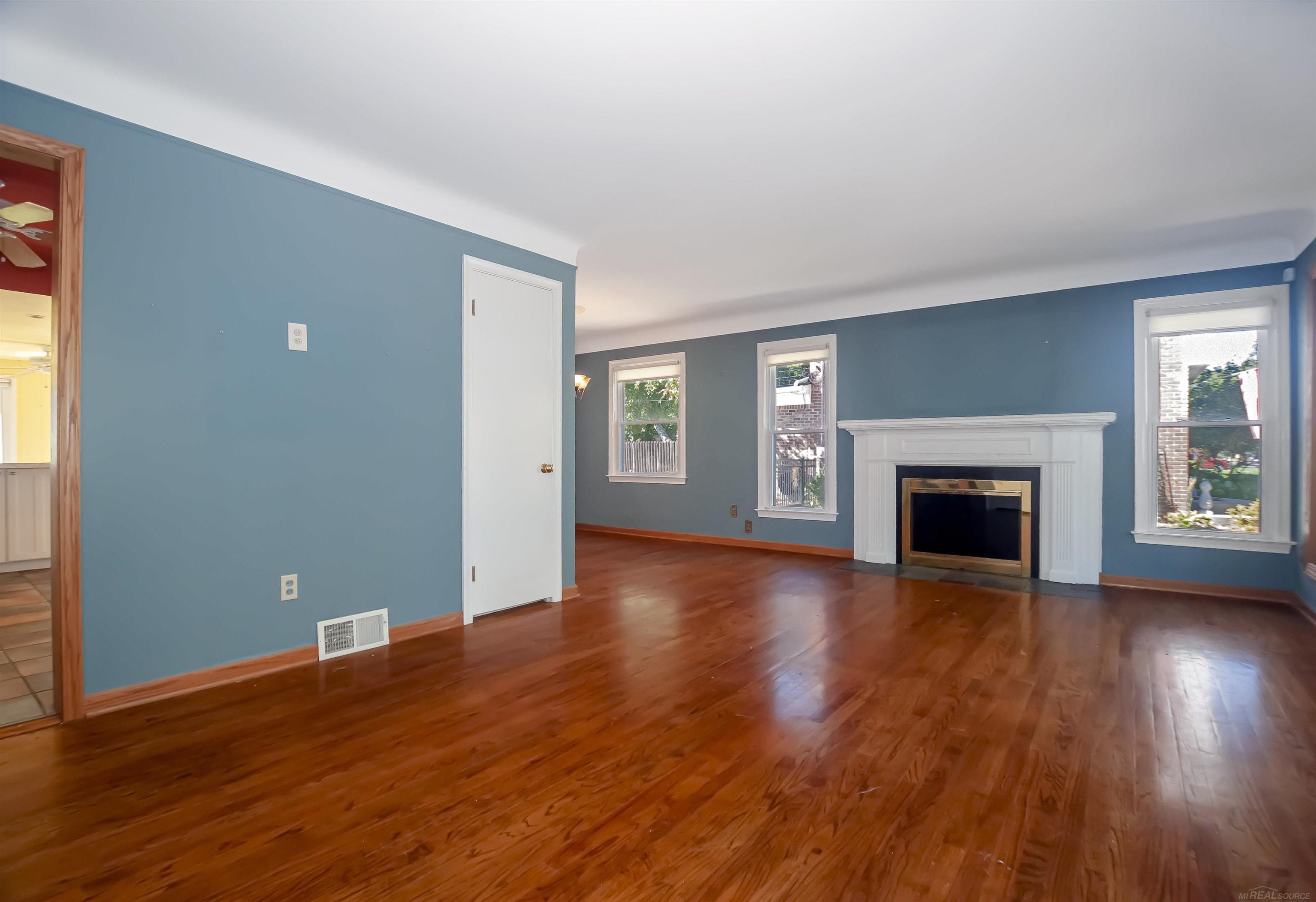 1229 Cadieux Road Grosse Pointe Park, MI 48230 - Photo 4 of 42