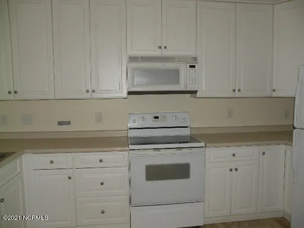 $1,655 | 107 Two Putt Court, New Bern, NC 28560