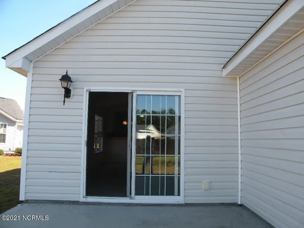 $1,655 | 107 Two Putt Court, New Bern, NC 28560