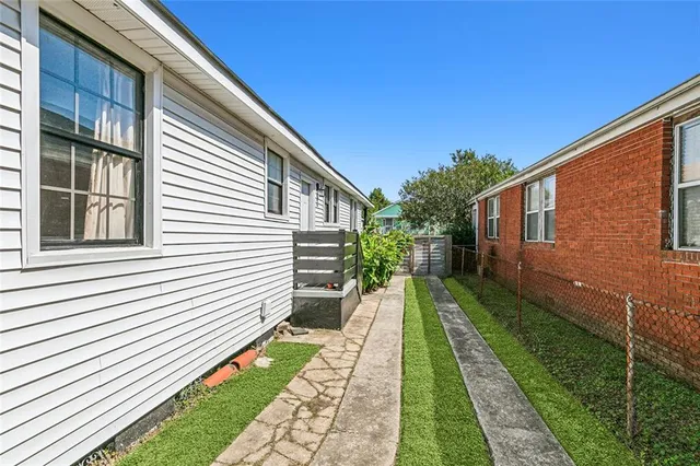 $2,400 | 1828 Alvar Street, New Orleans, LA 70117