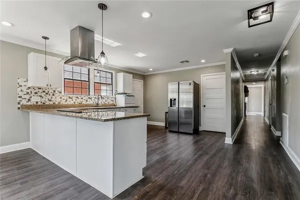 $2,400 | 1828 Alvar Street, New Orleans, LA 70117