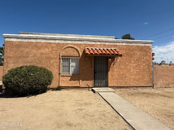 $1,300 | 4035 South 45th Place, Phoenix, AZ 85040