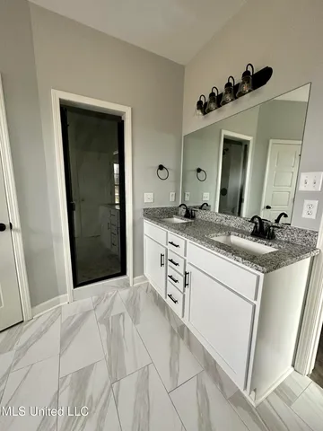 $324,900 | 4844 Port Meridian Drive, Horn Lake, MS 38637