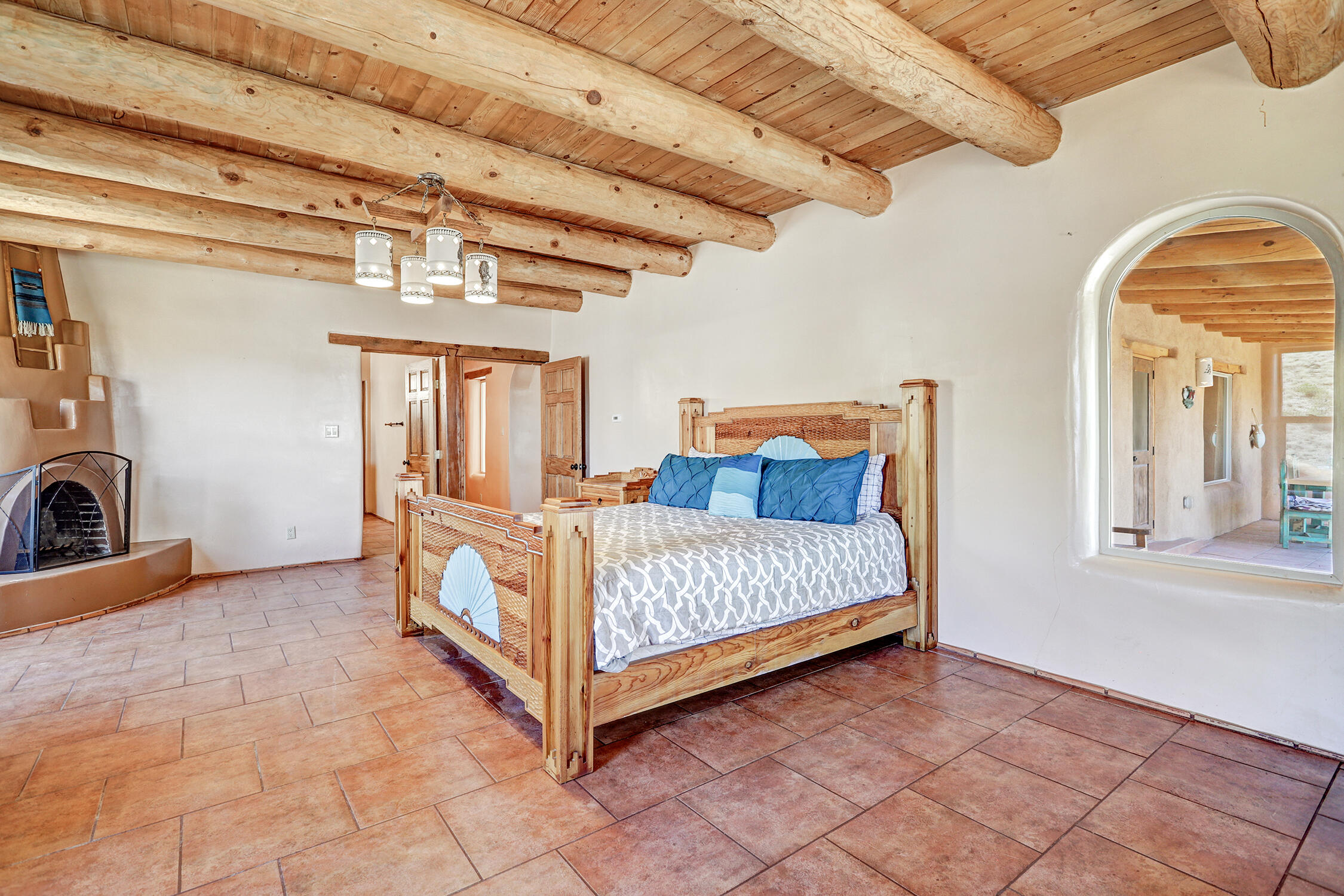 90 Homesteads Road Placitas, NM 87043 - Photo 17 of 58 Gallery Image 17