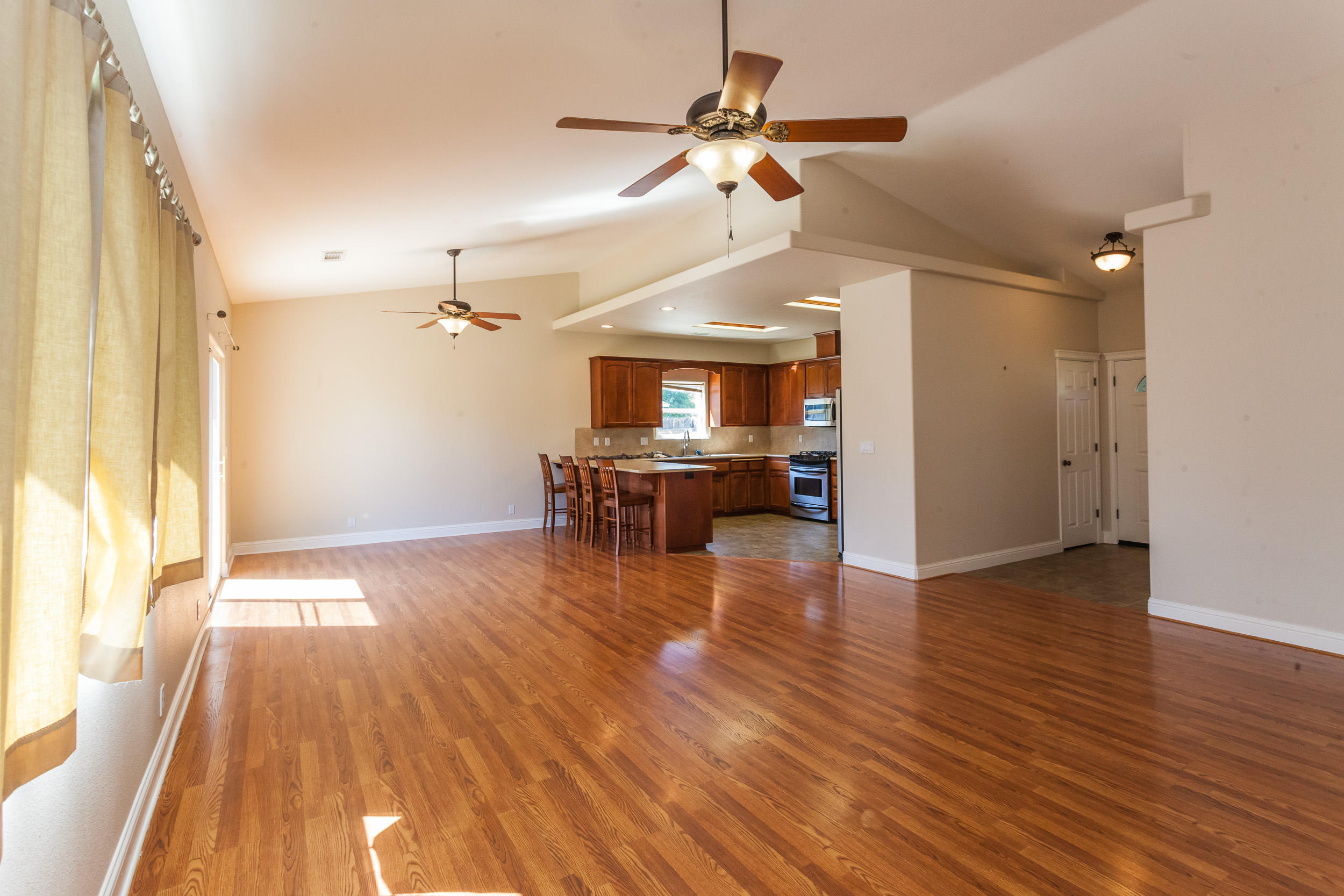 4925 Cedars Road Redding, CA 96001 - Photo 3 of 22 Living/Dining/Kitchen