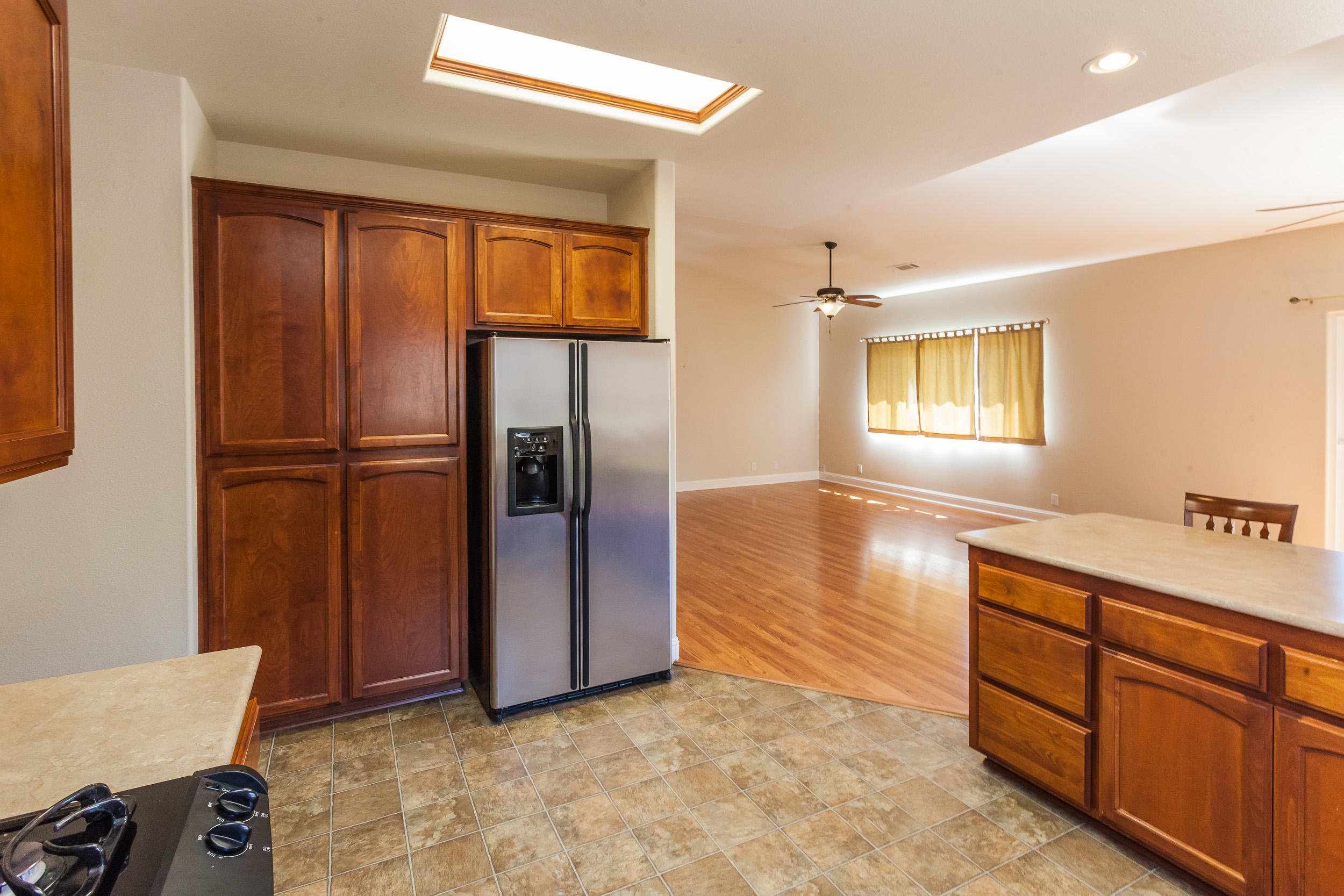 4925 Cedars Road Redding, CA 96001 - Photo 5 of 22 Kitchen
