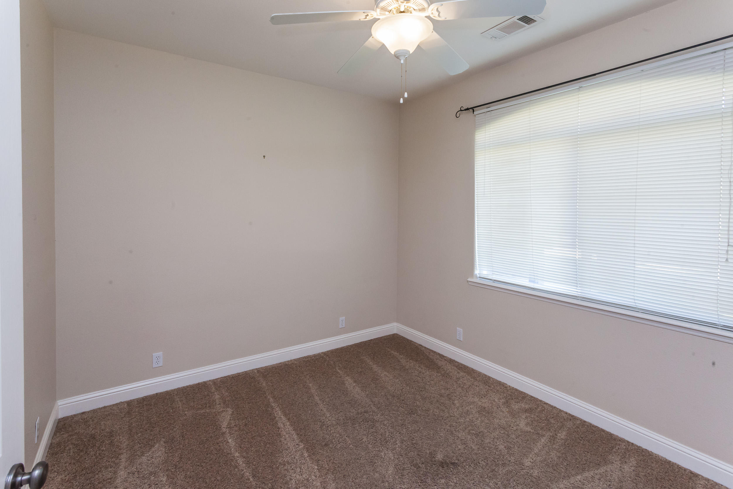 4925 Cedars Road Redding, CA 96001 - Photo 8 of 22 Bedroom #1
