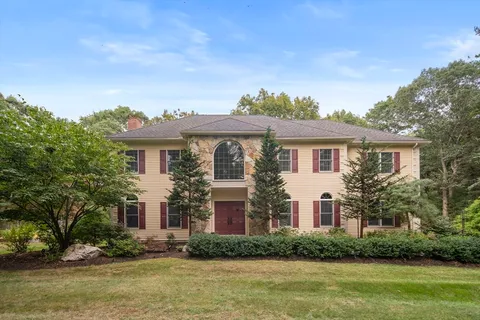 $1,899,000 | 62 Walpole Street, Dover, MA 02030