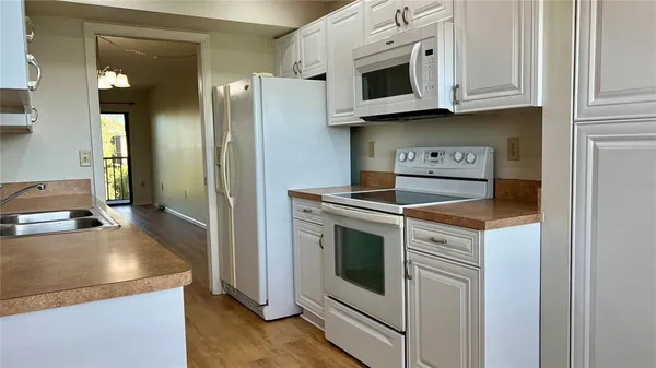 $1,450 | 505 30th Avenue West, Unit E406, Bradenton, FL 34205