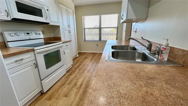 $1,450 | 505 30th Avenue West, Unit E406, Bradenton, FL 34205