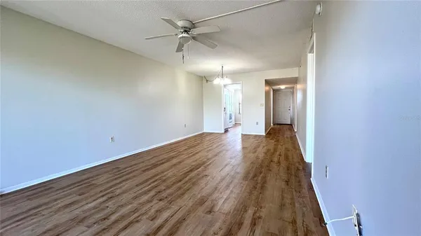 $1,450 | 505 30th Avenue West, Unit E406, Bradenton, FL 34205