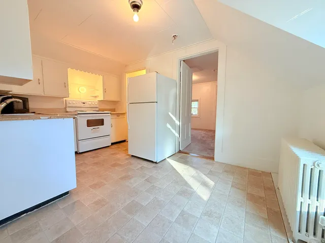 $1,550 | 10 Spruce Avenue, Unit 2, Claremont, NH 03743