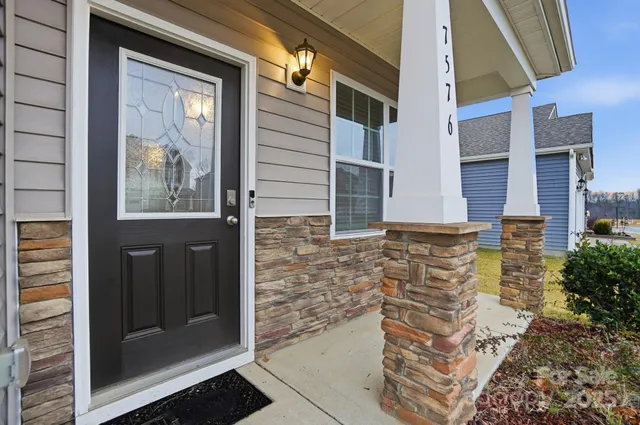 $373,000 | 7576 Stonehouse Drive, Gastonia, NC 28056