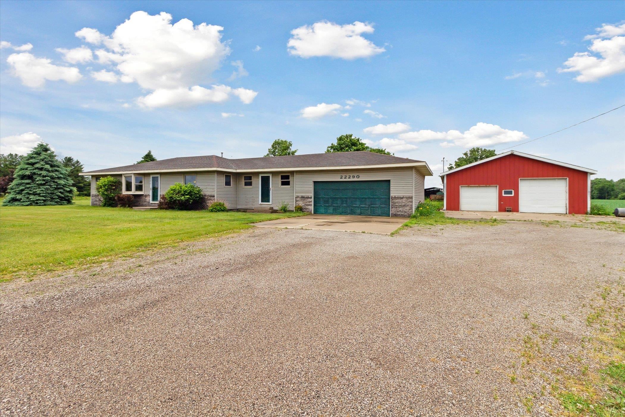 22290 Lakefield Road Merrill, MI 48637 - Photo 4 of 46