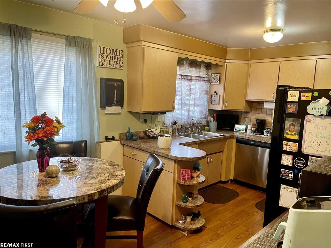 19441 Stephens Road Eastpointe, MI 48021 - Photo 7 of 21 50067954-6.JPG