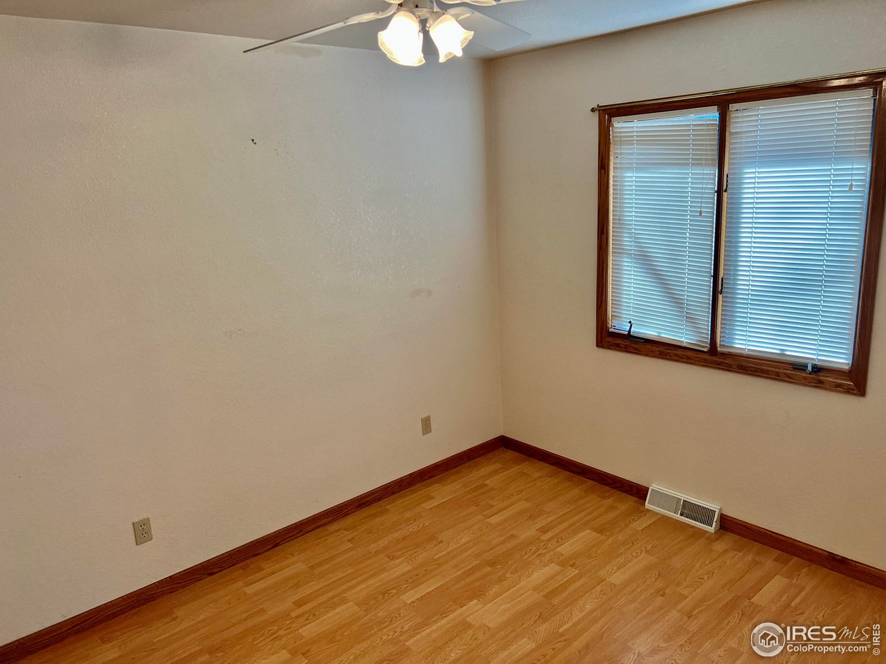 1630 Robin Road Sterling, CO 80751 - Photo 22 of 37 3rd bedroom