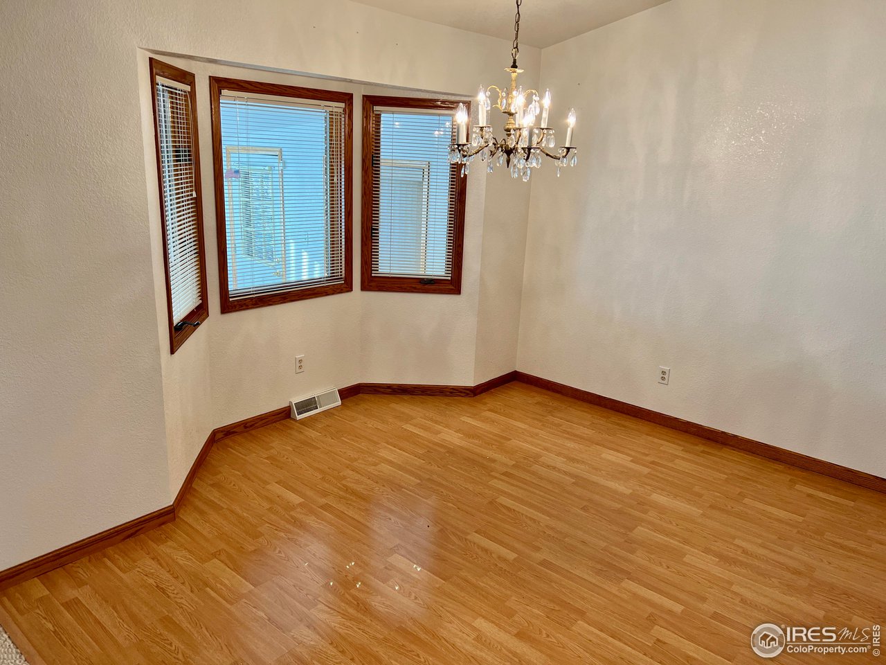 1630 Robin Road Sterling, CO 80751 - Photo 9 of 37 Gallery Image 9