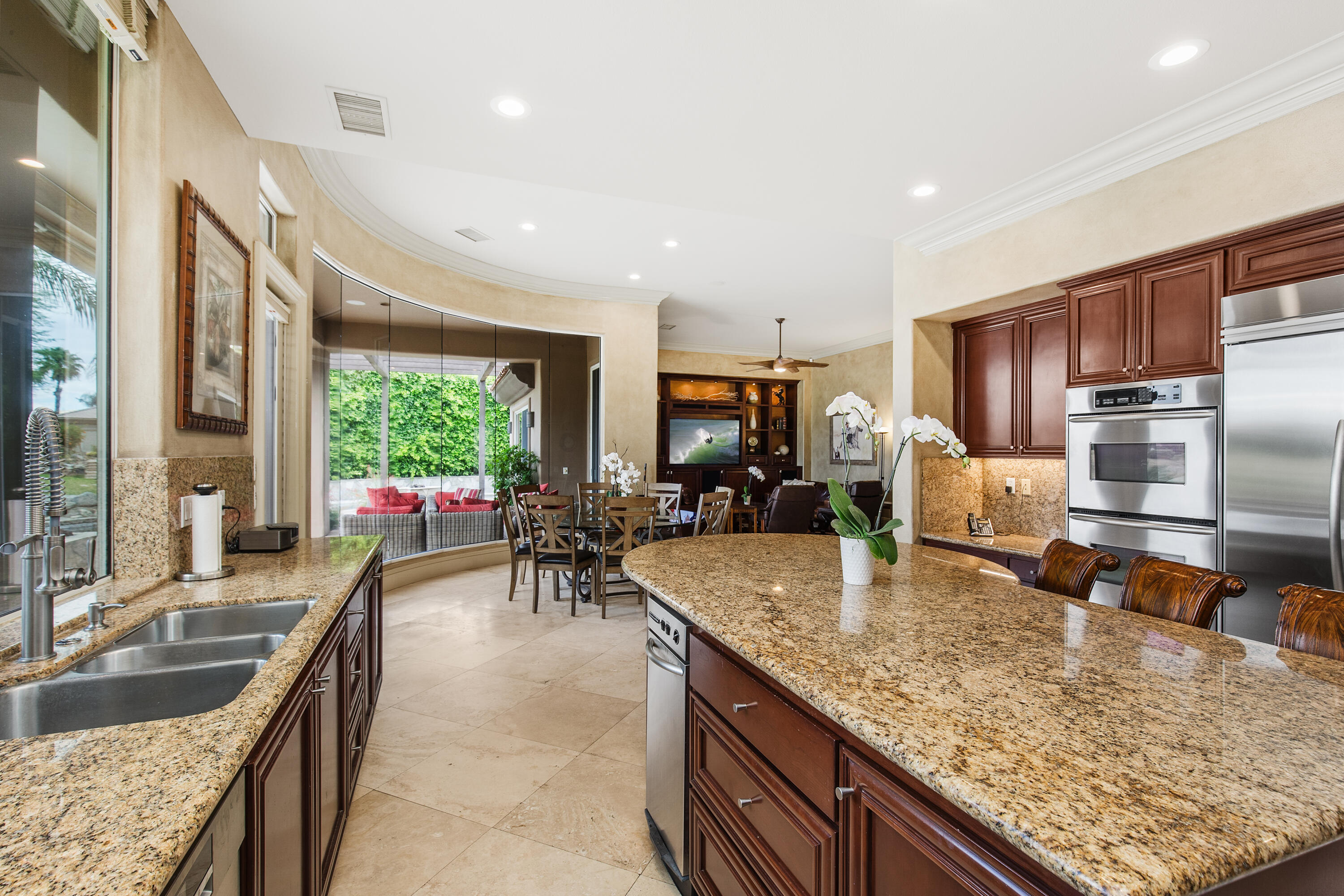 271 Loch Lomond Road Rancho Mirage, CA 92270 - Photo 18 of 56 Kitchen