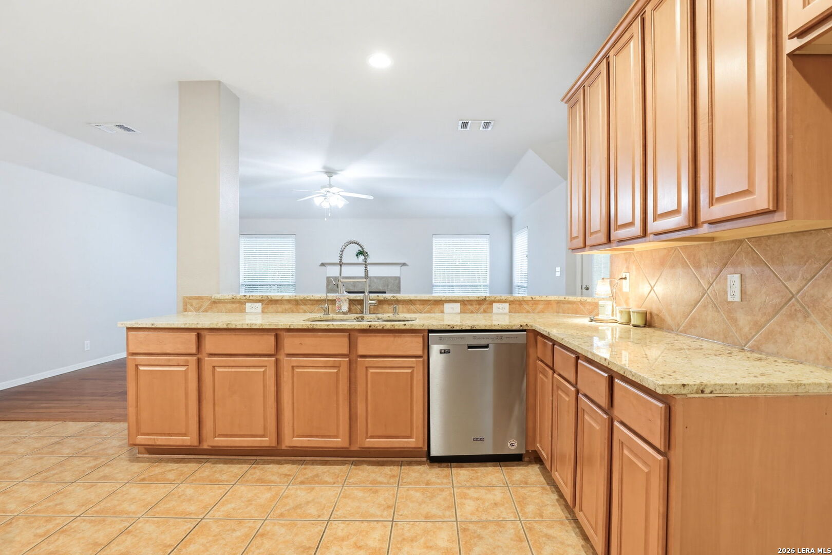 9230 Scotford Helotes, TX 78023 - Photo 11 of 32