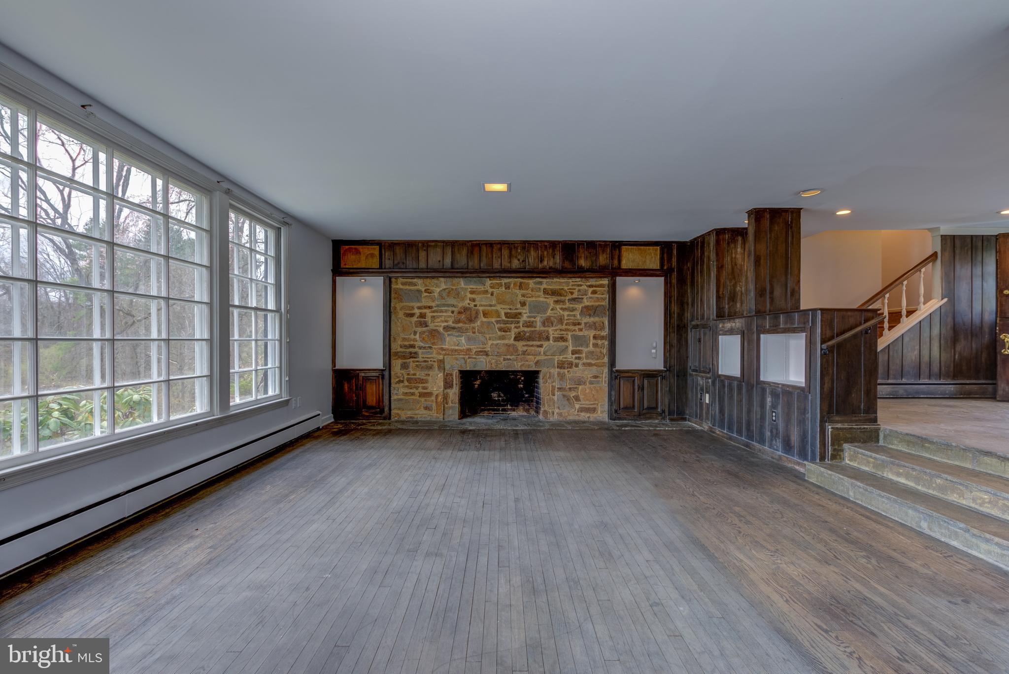 887 Benge Road Hockessin, DE 19707 - Photo 9 of 69 Living Room