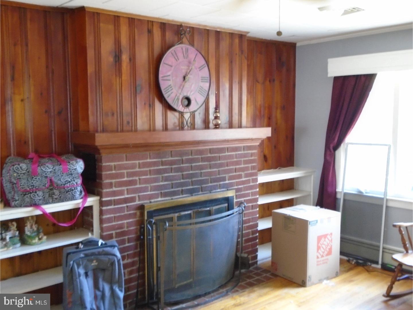 265 Wheat Road Vineland, NJ 08360 - Photo 7 of 21 Living Room