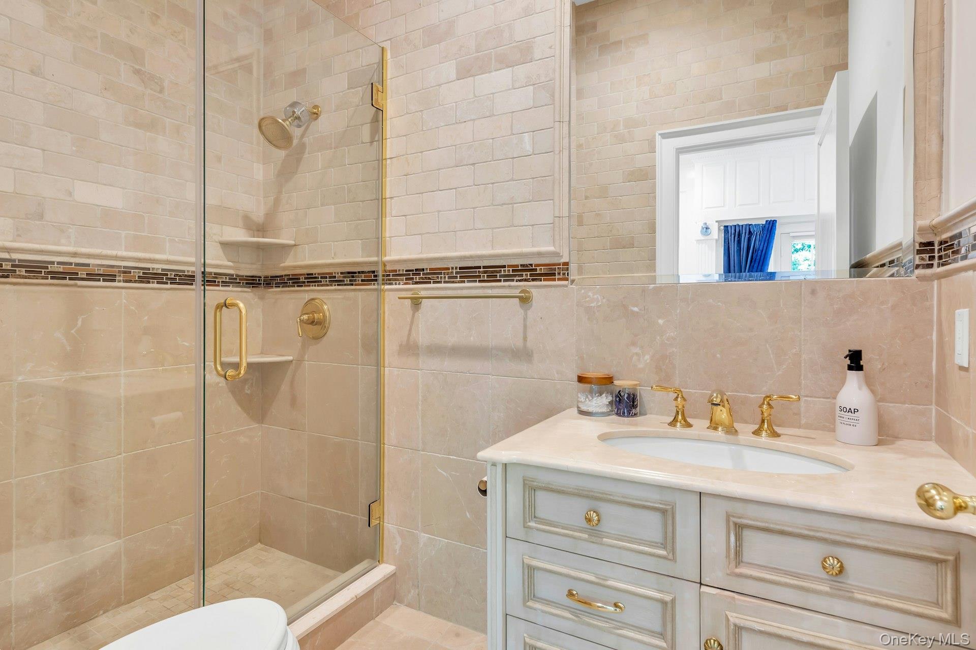 98 Cliff Road Port Jefferson, NY 11777 - Photo 16 of 47 En Suite Bath for Guest Room