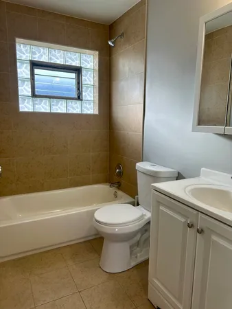 $1,450 | 6334 West 65th Street, Unit 3S, Chicago, IL 60638