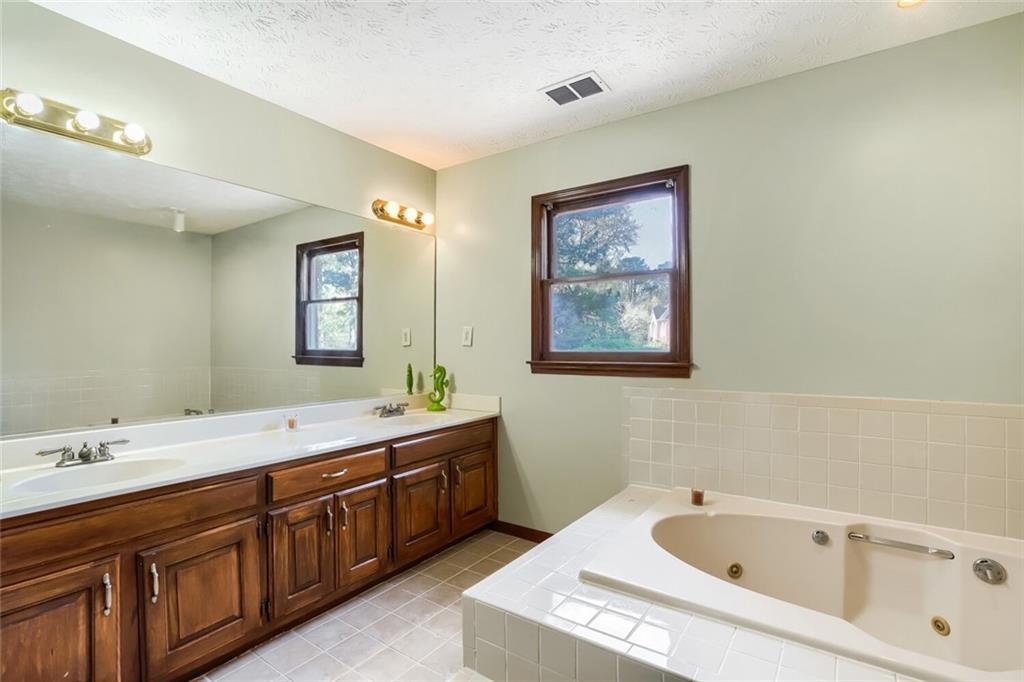 2405 Old Salem Road Southeast Conyers, GA 30013 - Photo 13 of 26