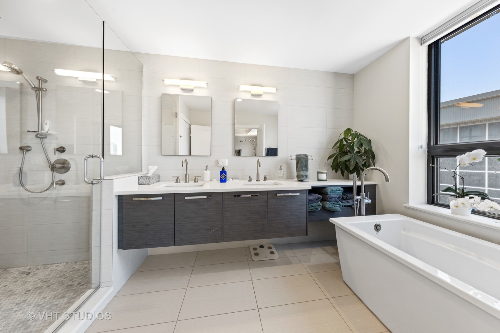 1018 North Larrabee Street, Unit 5N Chicago, IL 60610 - Photo 14 of 27