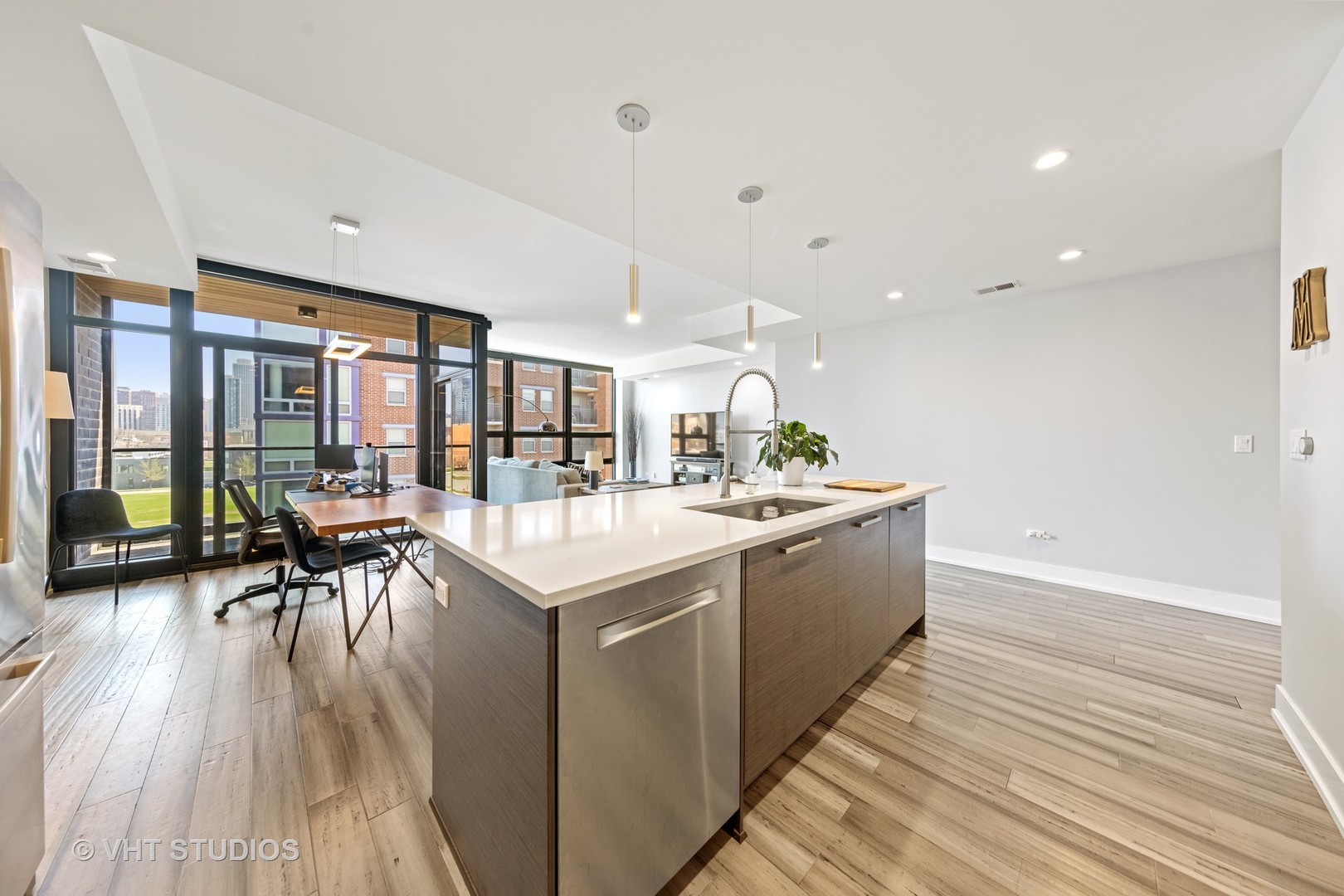 1018 North Larrabee Street, Unit 5N Chicago, IL 60610 - Photo 4 of 27