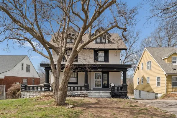 $275,000 | 6046 Swope Parkway, Kansas City, MO 64130