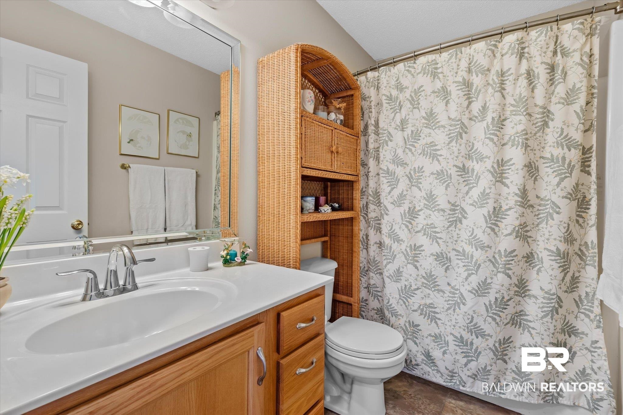 402 Meadow Lane Foley, AL 36535 - Photo 16 of 30 Hall Bath