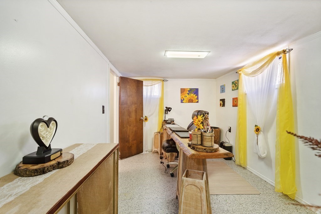 49 Ionia Street Springfield, MA 01109 - Photo 20 of 31 Gallery Image 20