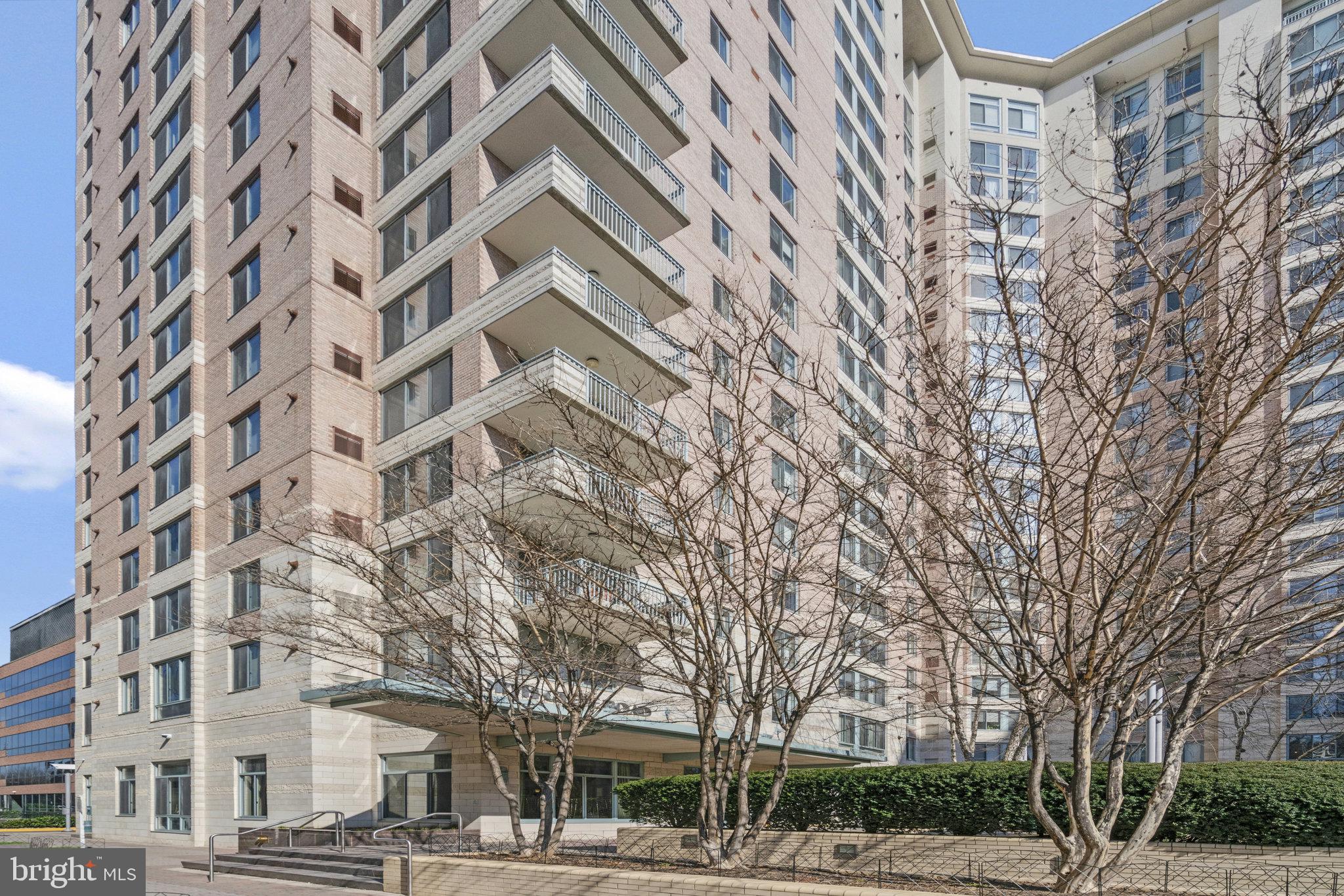 851 North Glebe Road, Unit 1813 Arlington, VA 22203 - Photo 5 of 39 Gallery Image 5