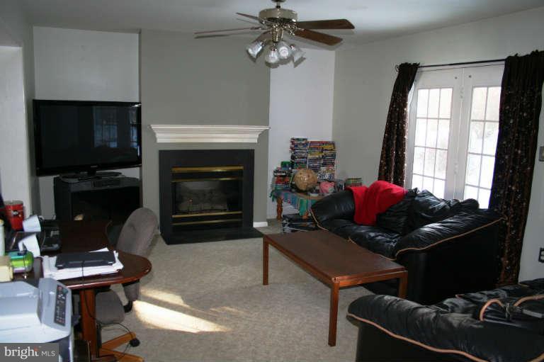 1607 Gibbons Court Point of Rocks, MD 21777 - Photo 7 of 18 Family Room
