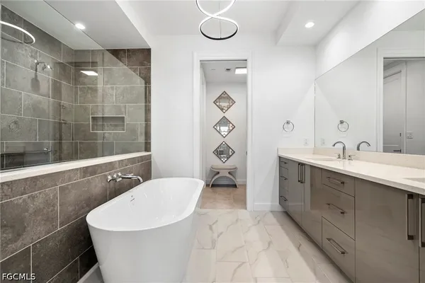 $3,100,000 | 1115 Central Avenue, Unit 557, Naples, FL 34102