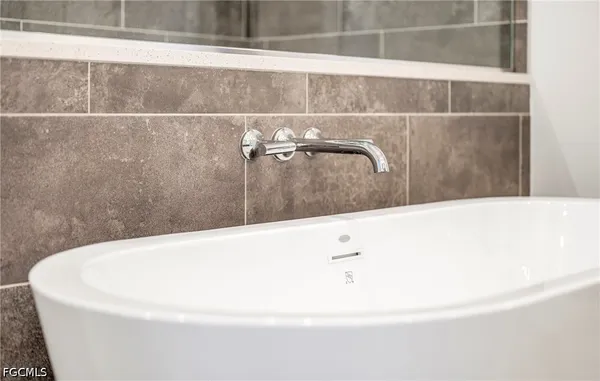 $3,100,000 | 1115 Central Avenue, Unit 557, Naples, FL 34102