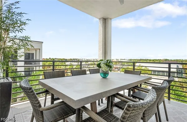 $3,100,000 | 1115 Central Avenue, Unit 557, Naples, FL 34102