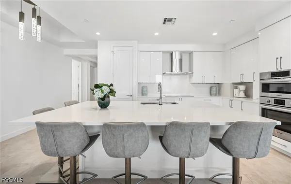 $3,100,000 | 1115 Central Avenue, Unit 557, Naples, FL 34102