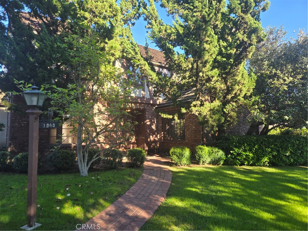 1868 St Albans Road San Marino, CA 91108 - Photo 1 of 15 a view of a park that has large trees