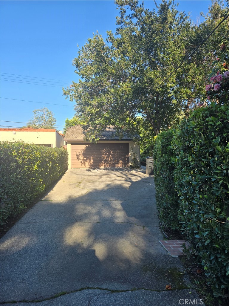 1868 St Albans Road San Marino, CA 91108 - Photo 2 of 15 a view of a yard with an outdoor space