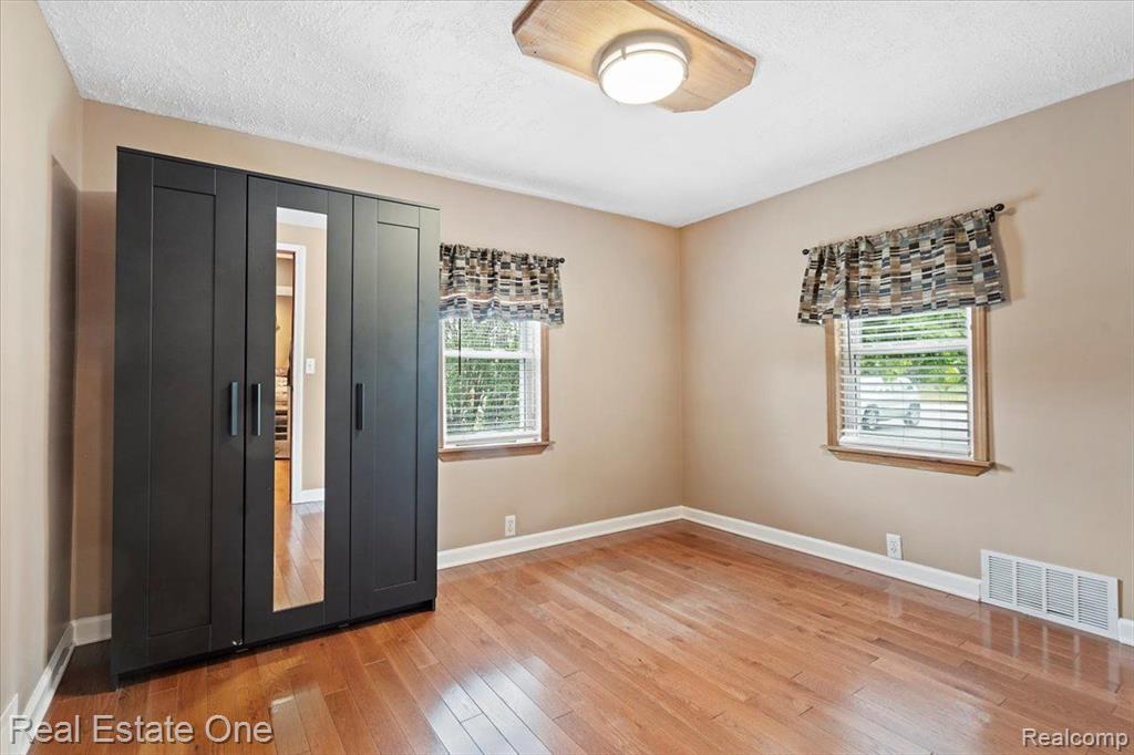 19190 Middlebelt Road Romulus, MI 48174 - Photo 17 of 33