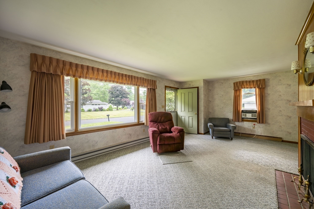 31 Birch Hill Road Northampton, MA 01062 - Photo 4 of 21 Gallery Image 4