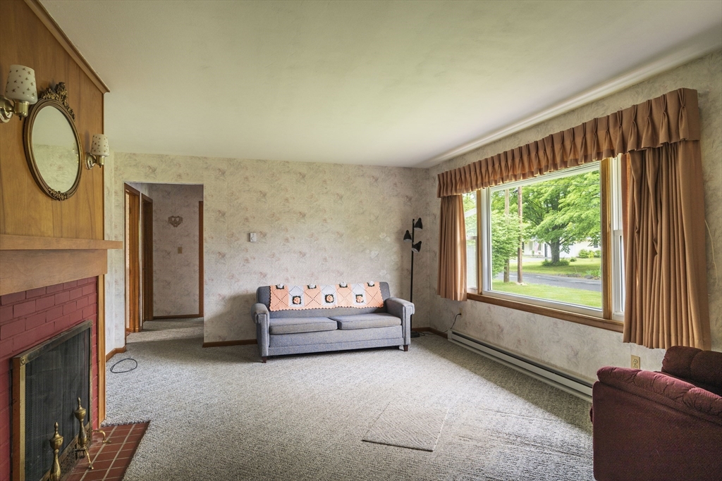 31 Birch Hill Road Northampton, MA 01062 - Photo 6 of 21 Gallery Image 6